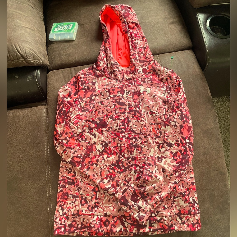 Youth Large Under Armour sweatshirt